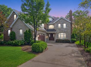 265 Coe Rd, Clarendon Hills, IL 60514