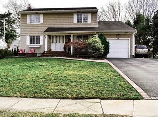 37 Bethany Dr, Commack, NY 11725