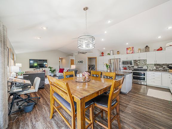 5th image of 206 Donovan Cir