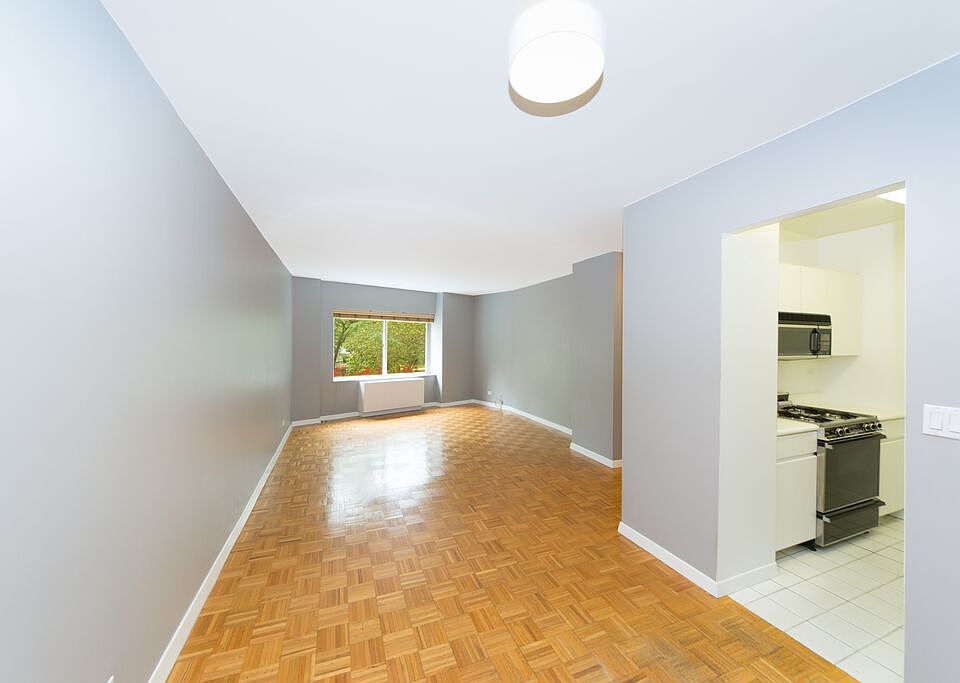 1st image of 303 Greenwich St #2B