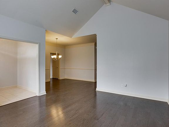 5th image of 7036 Sunrise Cir