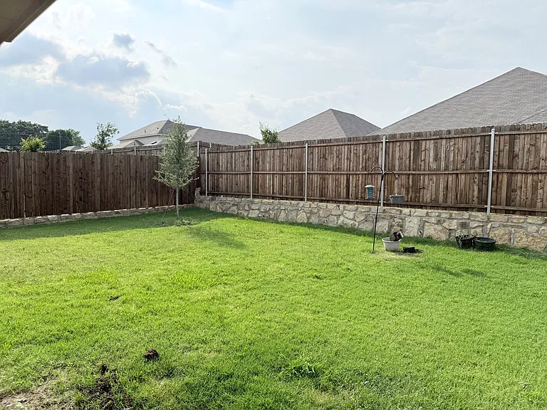 2215 Gustavus Dr — Photo 16
