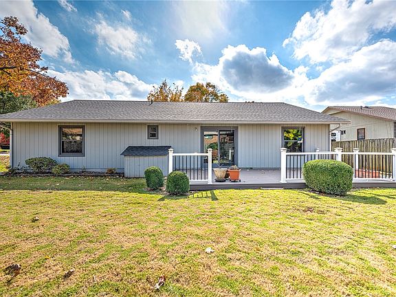 4th image of 1217 Countrywood Cir