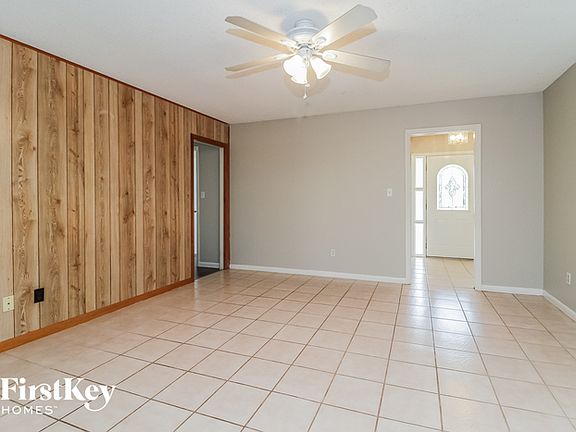 3rd image of 411 Dancy Dr