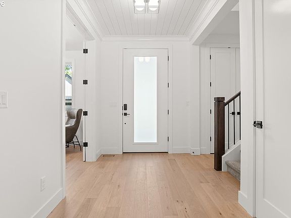4th image of 10044 SW 72nd Ave