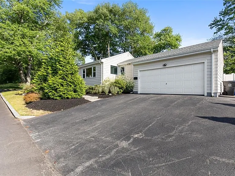 5 Interlocken Rd — Photo 3