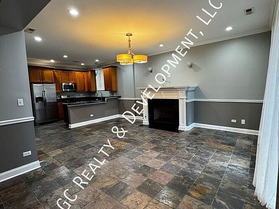 2nd image of 4218 S King Dr #1N