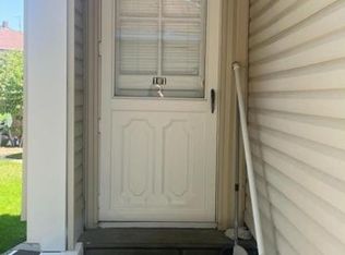 21 White St, Oyster Bay, NY 11771