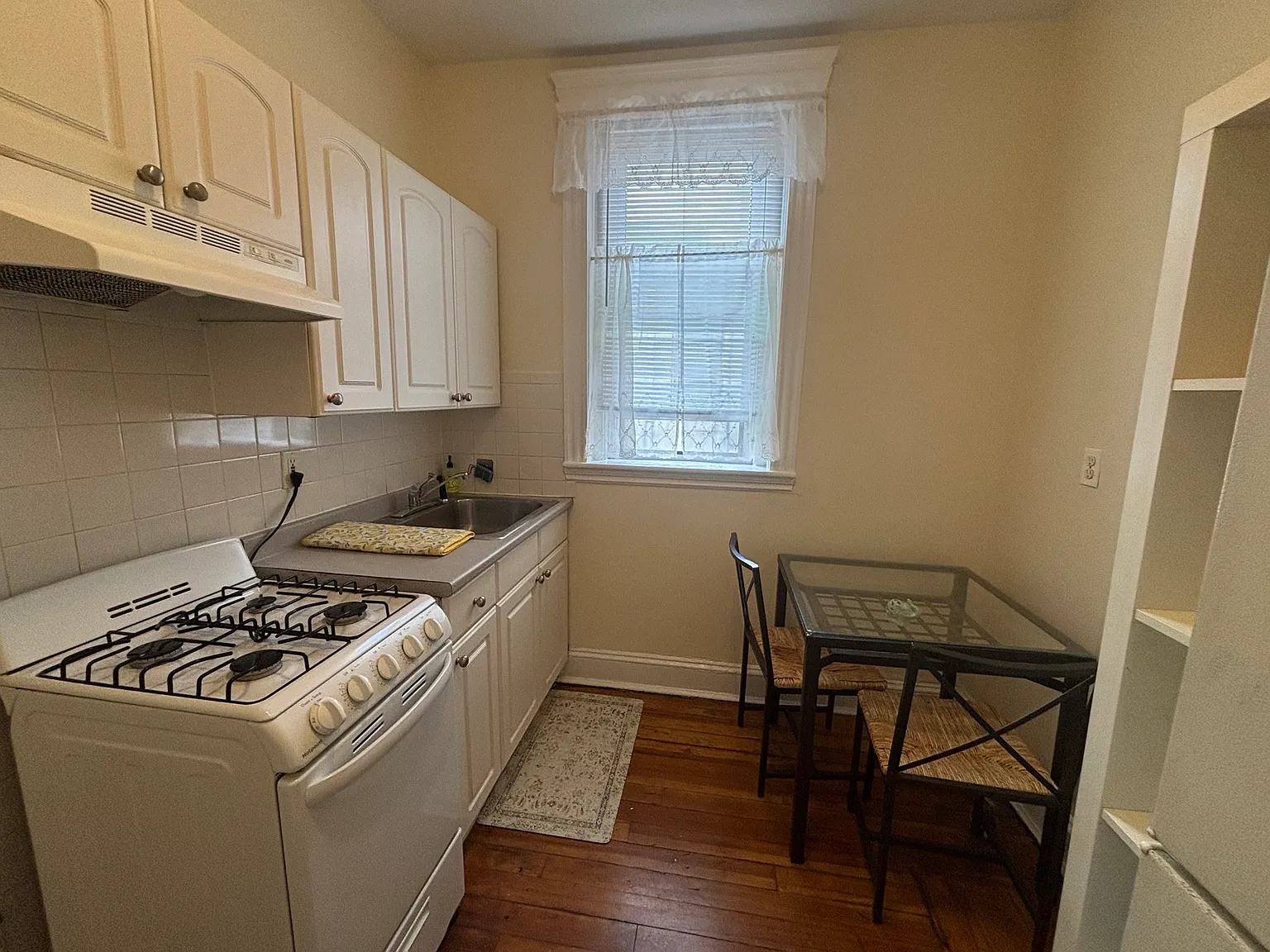 Studio, 1.0 bath, 343 sqft, $2,000 — Photo 3