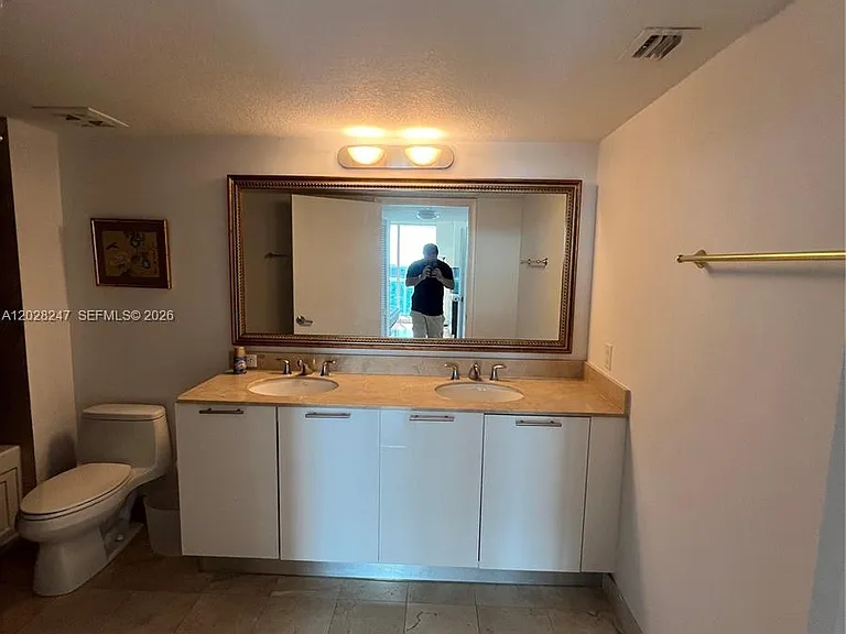 1800 N Bayshore Dr #2310 — Photo 39