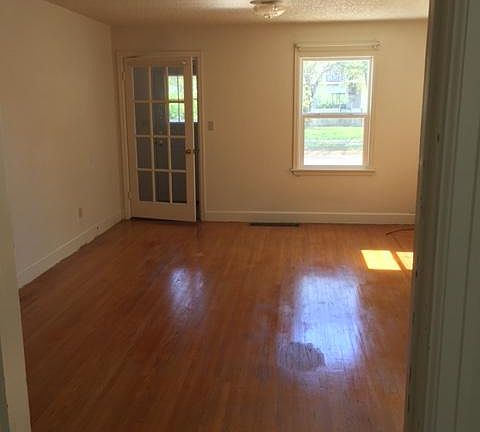 4th image of 707 12th St W