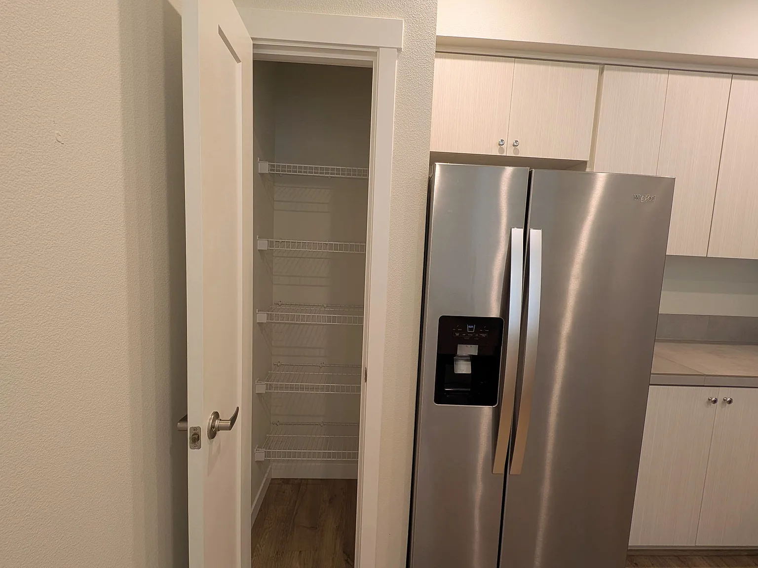 2 bed, 1105 sqft, $2,200 — Photo 4