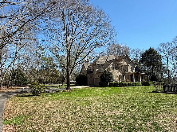 3rd image of 507 Mahaffey Rd