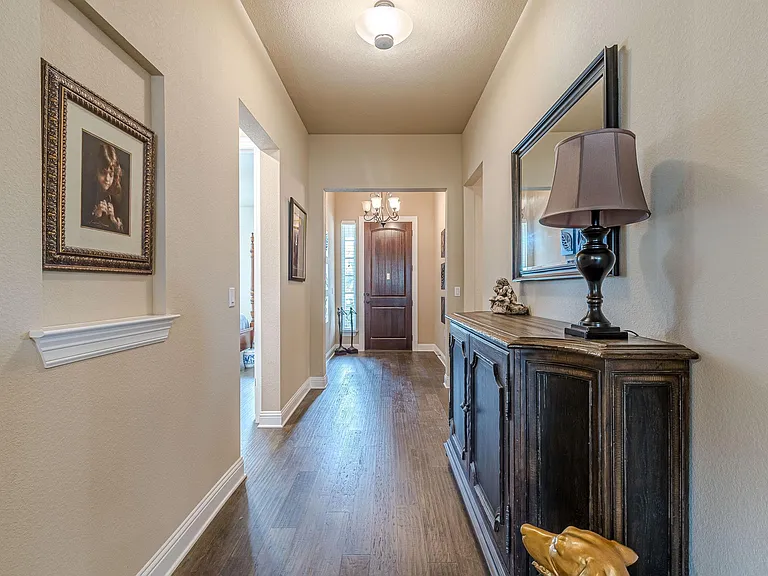 115 Laughing Pear Cv — Photo 7