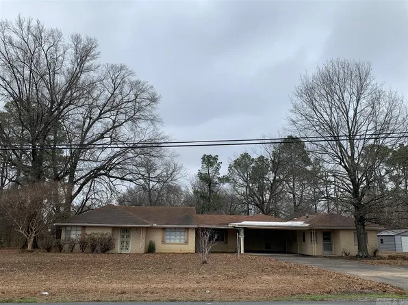 1212 W 22nd St, Stuttgart, AR 72160