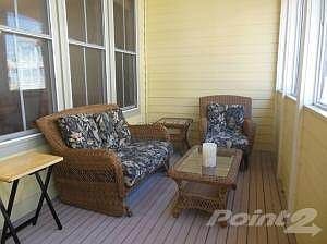 Rear screen porch