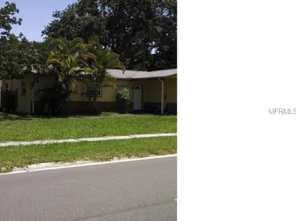 1560 Connecticut Ave NE, Saint Petersburg, FL 33703
