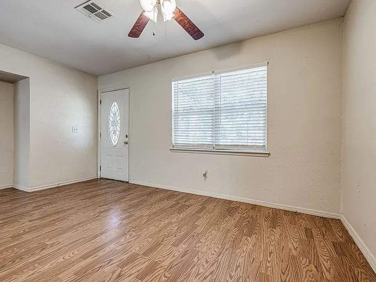 3312 Gwendolyn Ln — Photo 5