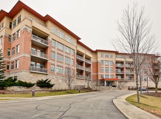 45 Prairie Park Dr APT 410, Wheeling, IL 60090