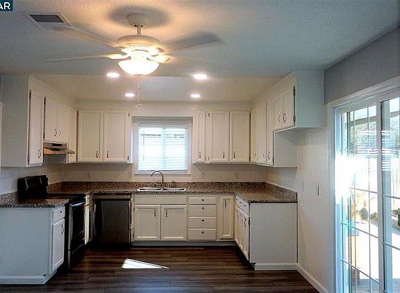 3rd image of 2018 Southwood Dr