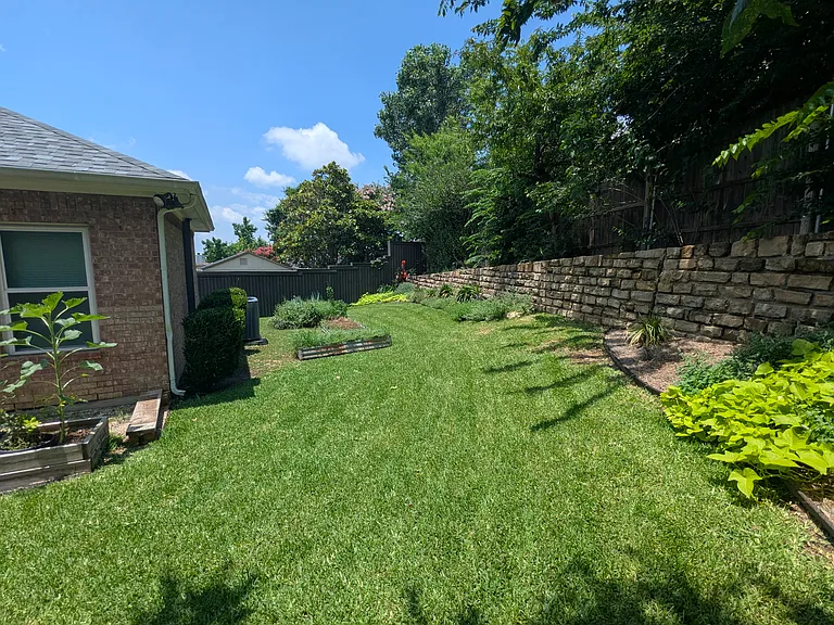 2807 Freedom Cir — Photo 30
