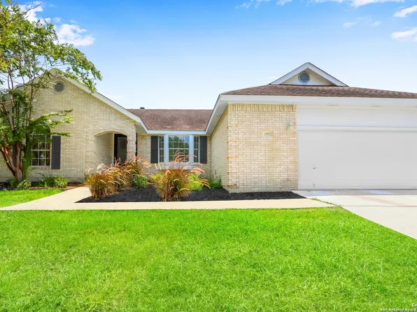 855 CASTLE HILL, New Braunfels, TX 78130