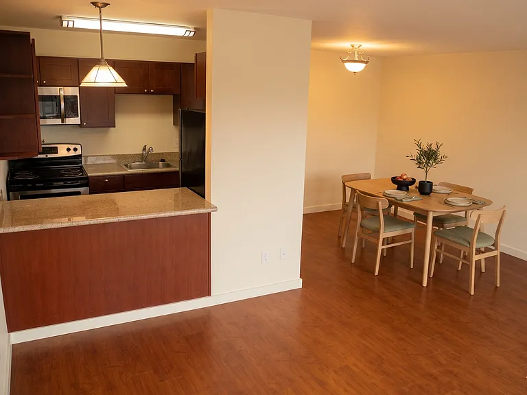 Russell/Central Park in the Heart of Ballard — Photo 49