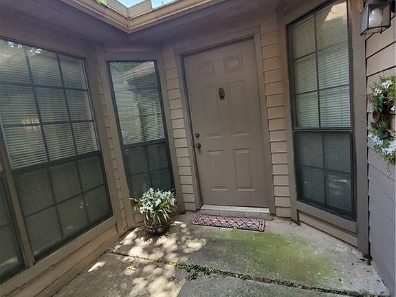 3rd image of 426 Dollins St