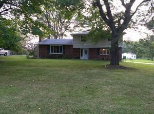 5270 Shadyside Dr, Clarence, NY 14031