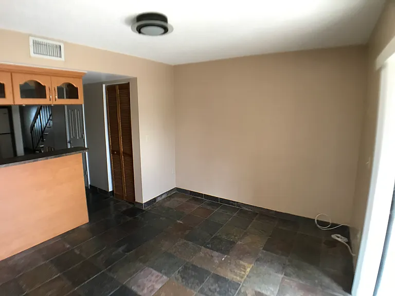 5365 Palm Ave #15 — Photo 9