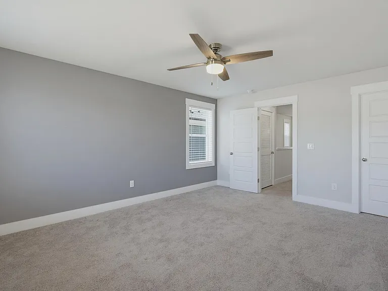 682 Vine Pkwy — Photo 12