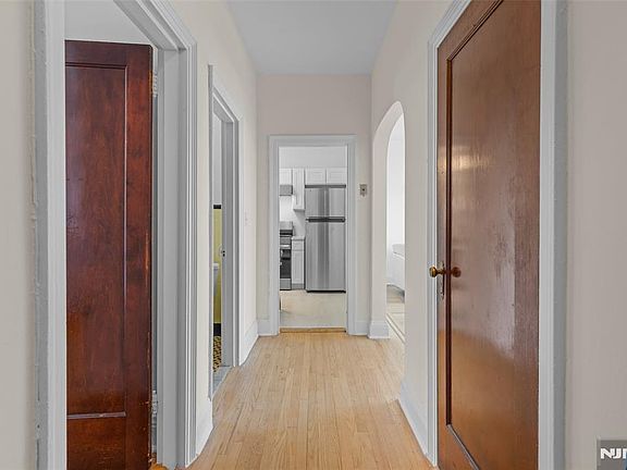 5th image of 1100 83rd St APT C1