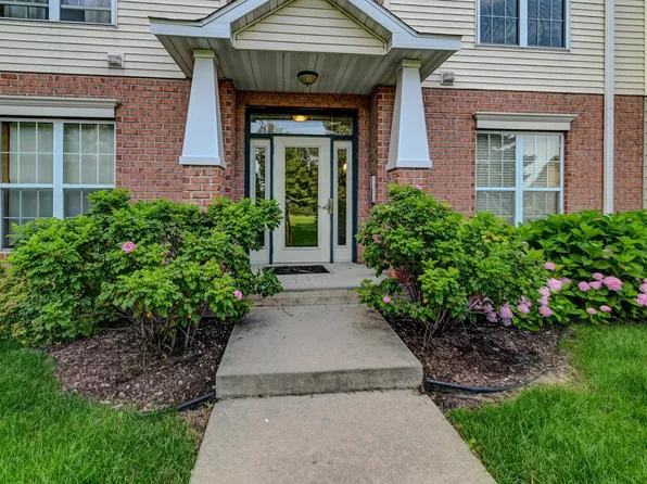 189 Shato Ln, Monona, WI 53716