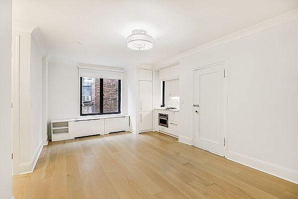 1st image of 220 W 24th St APT 5Q