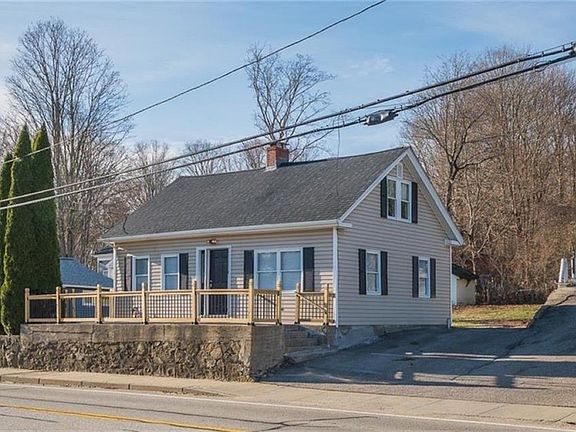 2nd image of 670 Putnam Pike