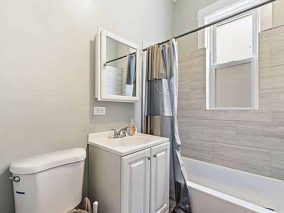 5th image of 5621 S Justine St