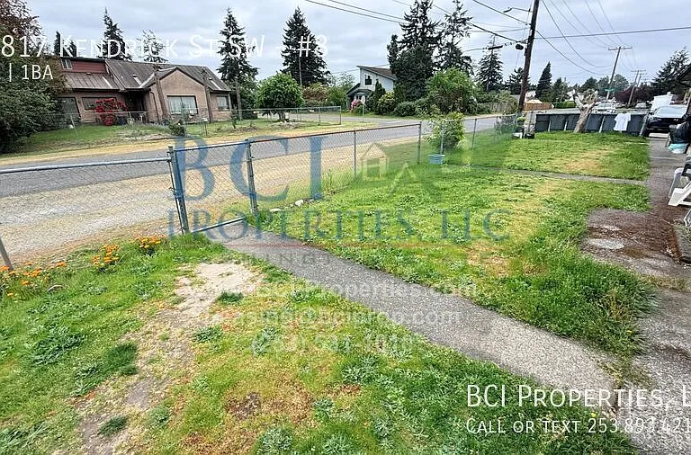 10817 Kendrick St SW #8 — Photo 2
