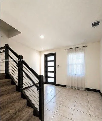 15668 NW 91st Ct — Photo 2