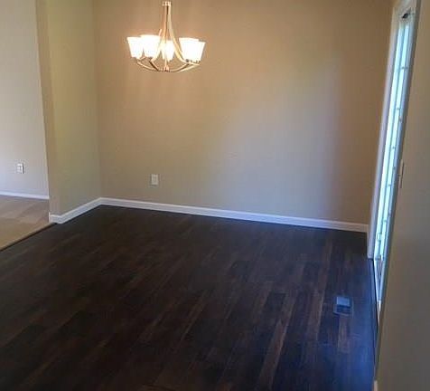 4th image of 10037 Ridgewood Dr