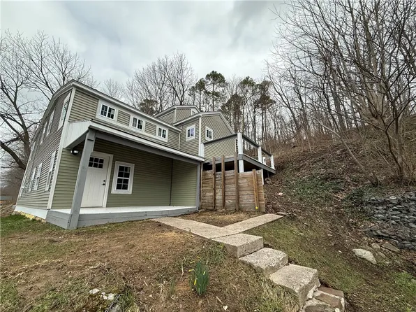 6389 Fairville Station Rd, Newark, NY 14513