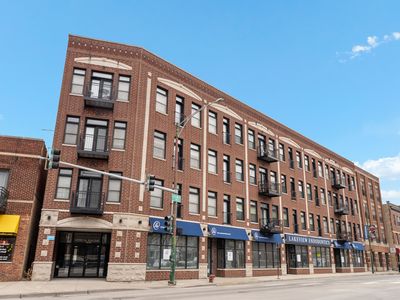 3755 N Racine Ave APT 2A, Chicago, IL, 60613