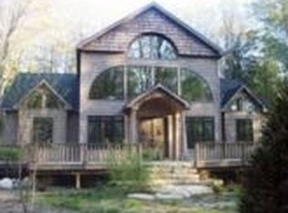 7355 Geary Rd, Harbor Springs, MI 49740