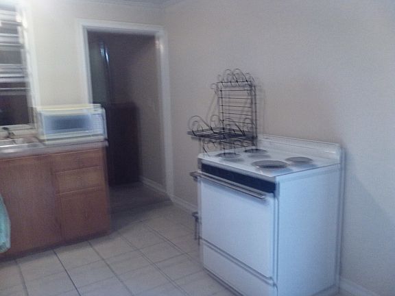 Full Kitchen with all major applicances, including microwave