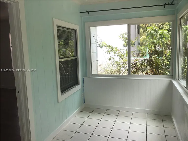 429 49th St — Photo 33
