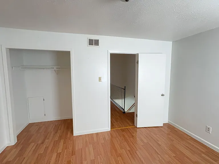 1023 Talbot Ave — Photo 6