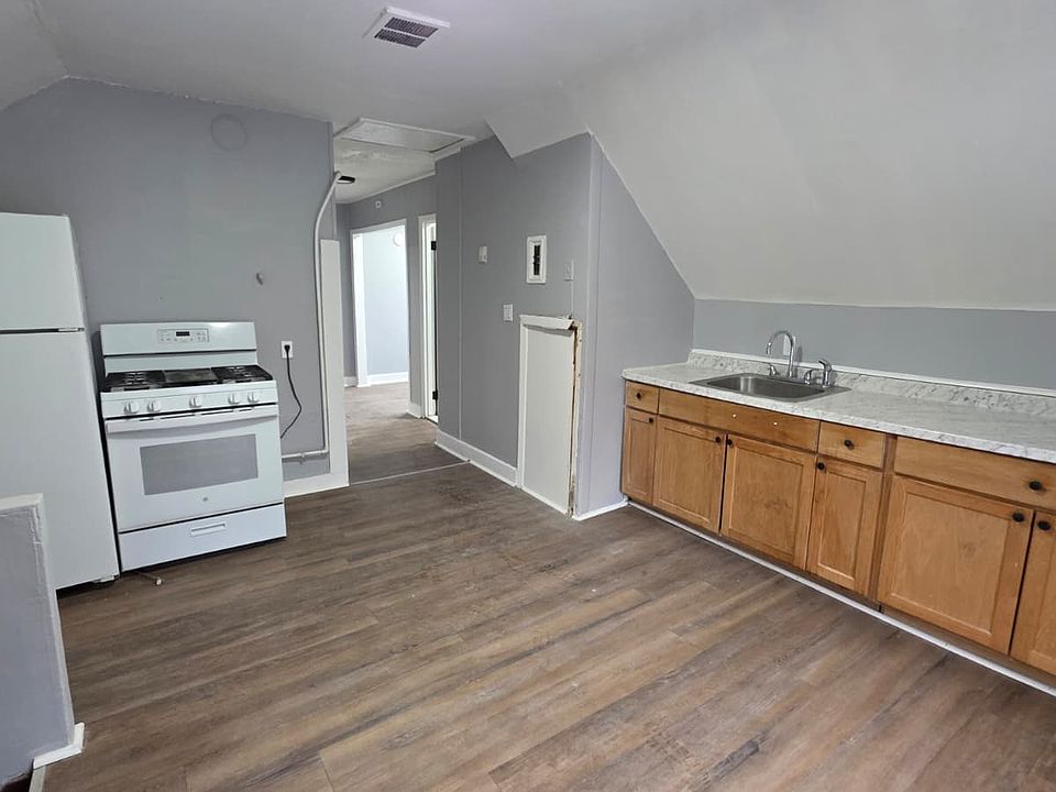 1st image of 19 Bassett St #3C