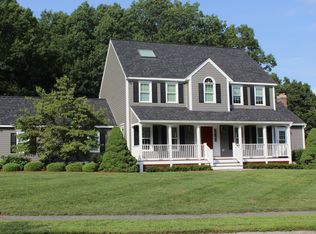 32 Chicory Rd, Westford, MA 01886