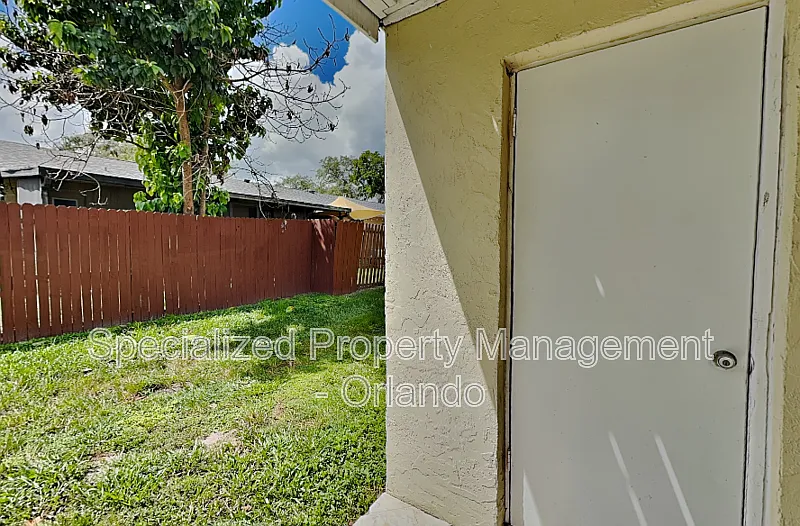 310 Cherokee Ct — Photo 2