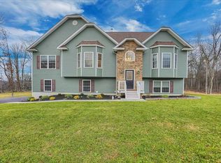 55 Swan Hollow Rd, New Windsor, NY 12553