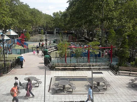 Rented by Compass | media 24